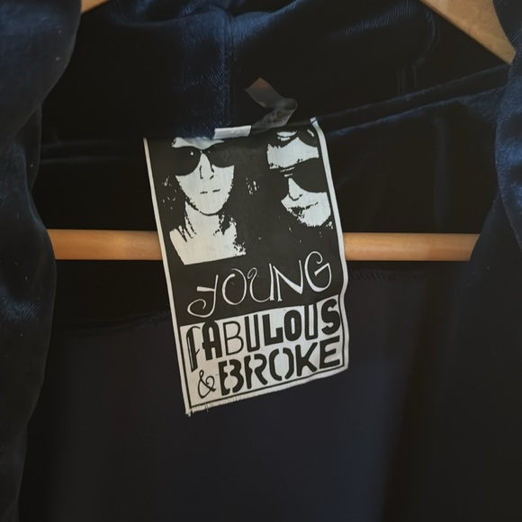 Velvet/velour puffy collar/neck open cardigan. - Picture 3 of 6